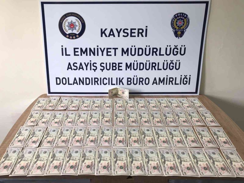 Sahte dolarla alışveriş yaparken yakalandı
