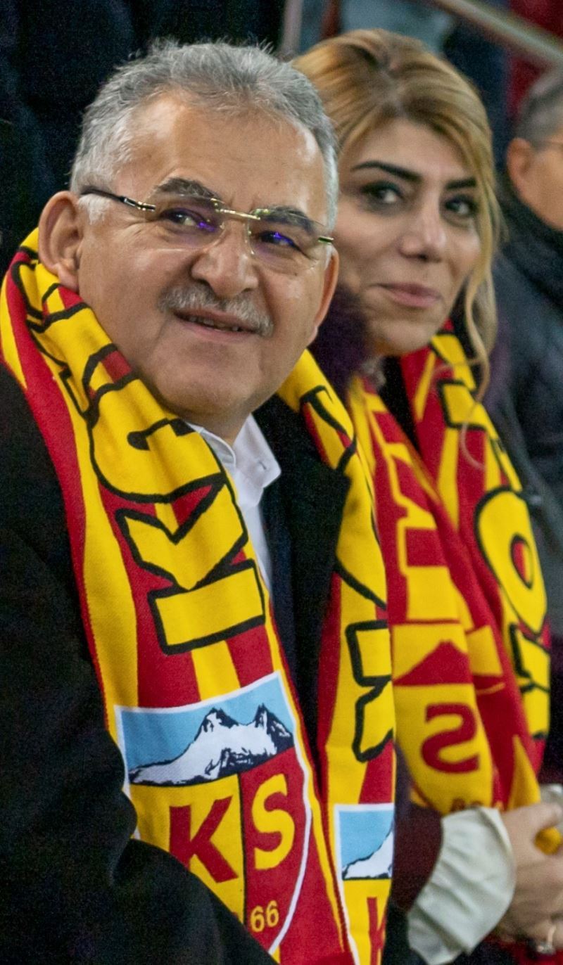 Başkan Büyükkılıç’tan finale çıkan Kayserispor’a tebrik
