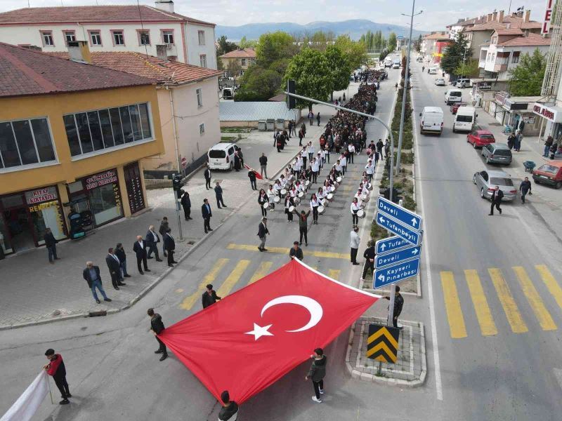 Tomarza’da ’Gençlik Yürüyüşü’ coşkuyla yapıldı
