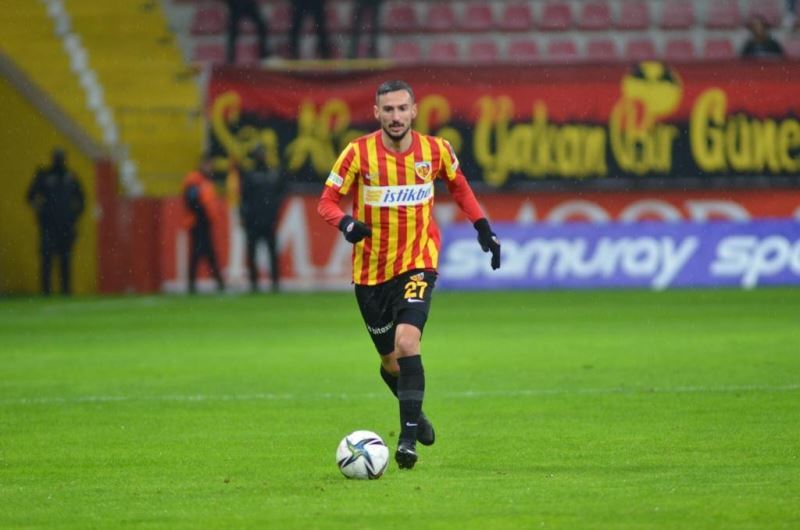 Kayserispor’da en uzun süre alan futbolcu Onur Bulut oldu
