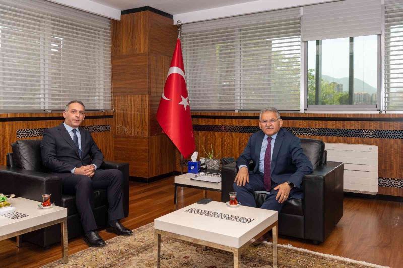 Başkan Büyükkılıç’a ziyaretçi akını
