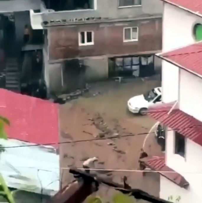 Yahyalı’daki selin ardından ekiplerin çalışmaları aralıksız sürüyor