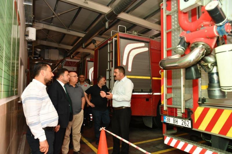 Başkan Yalçın OSB İtfaiyesi’nde incelemelerde bulundu
