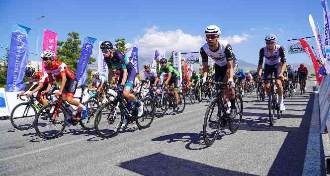 Usta bisikletçiler pedalları Develi’den Yahyalı’ya çevirdi