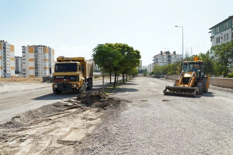 İldem bölgesinde asfalt çalışmaları devam ediyor
