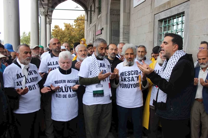 Yürüyerek Filistin’e gitmek üzere Kayseri’den yola çıktılar
