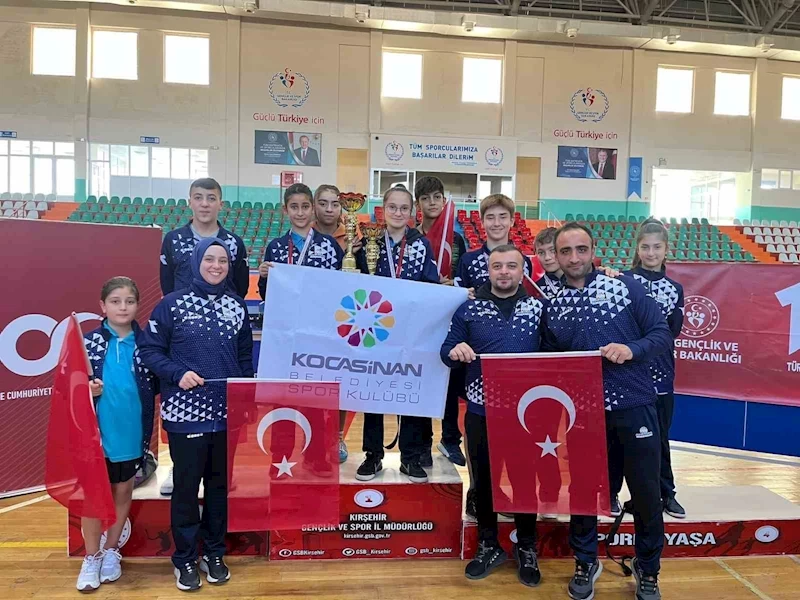 Kocasinan Masa Tenisi hem bayan hem erkek takımı şampiyon oldu
