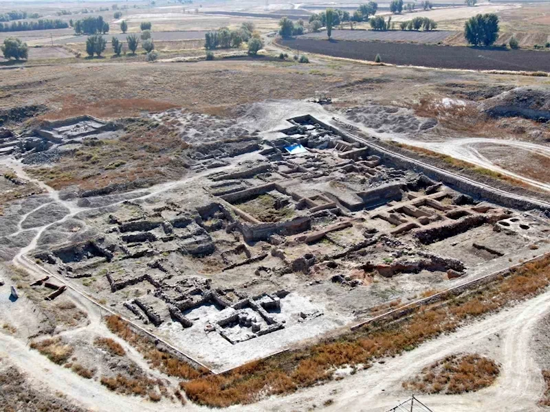 Kültepe tarihini bin yıl daha geriye götürecek keşif
