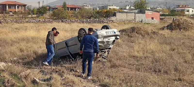 Yoldan çıkan otomobil takla attı
