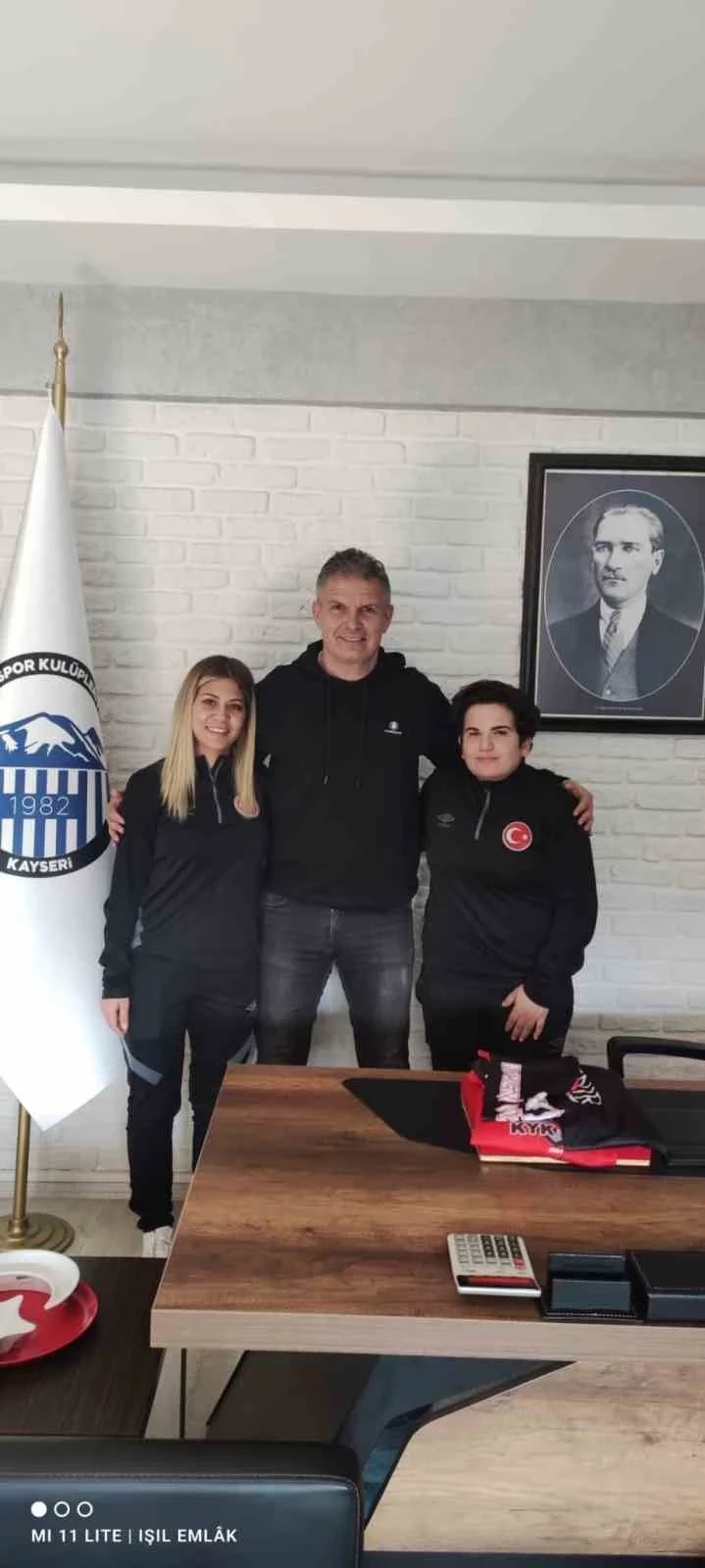 Milli futbolculardan Mutlu Önal’a ziyaret
