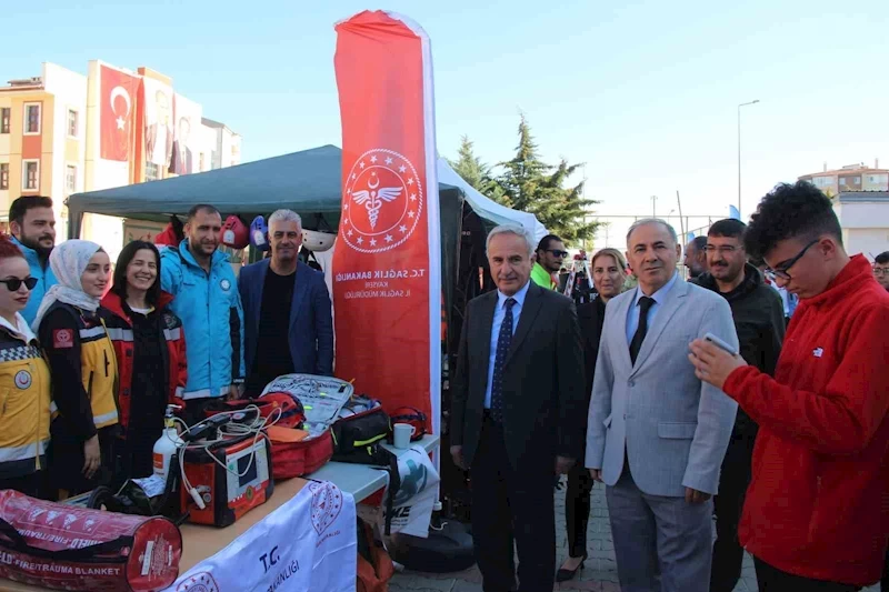 Büyükşehir İtfaiyesi’nden 100. yıl Tatbikatı
