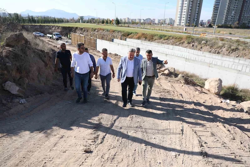 Melikgazi’den trafik yoğunluğuna 3 kilometrelik yeni alternatif yol
