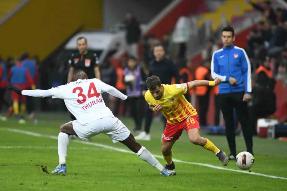 Trendyol Süper Lig: Kayserispor: 0 - Pendikspor: 0 (İlk Yarı)