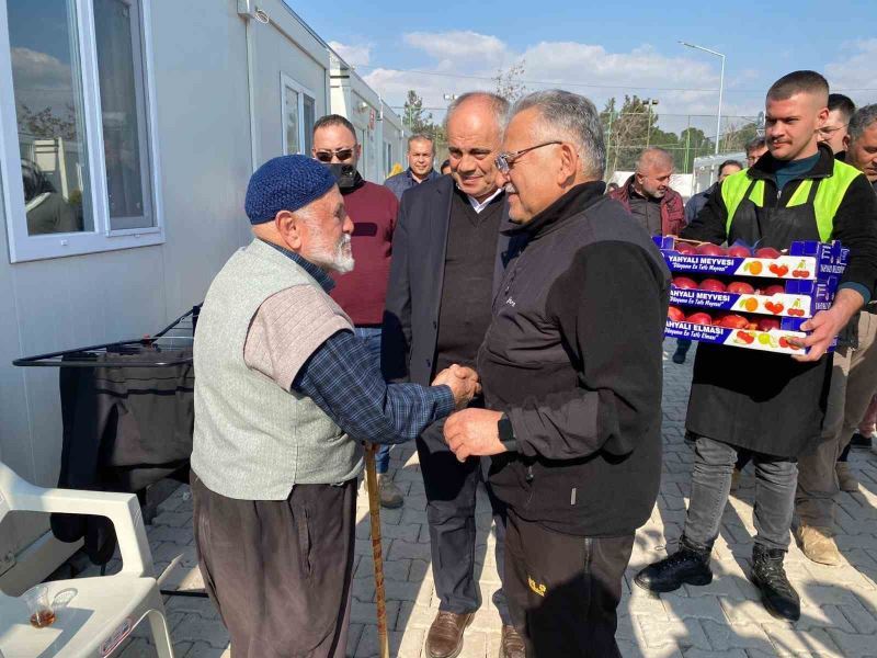 Büyükşehir’den gıdadan giyime, barınmadan altyapıya kadar deprem bölgelerine güçlü destek
