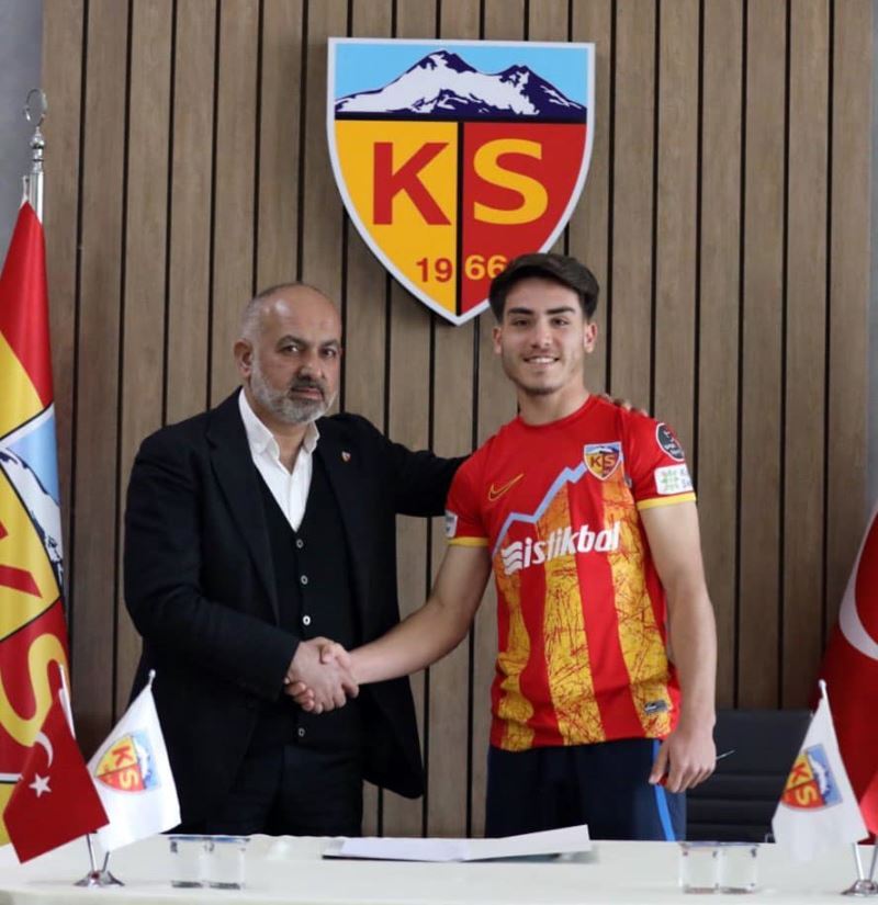 Kayserispor, Ethem ve Ackah ile sözleşme uzattı
