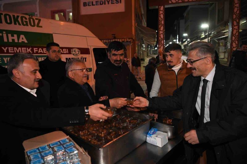 Başkan Büyükkılıç, ilk iftarını memleketi Develi’de açtı
