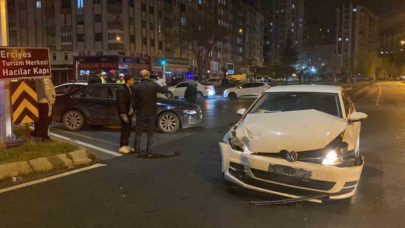 Yeni aldığı otomobiliyle kaza yapan sürücü gözyaşlarına boğuldu
