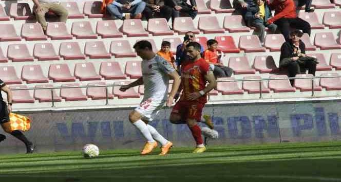 Spor Toto Süper Lig: Kayserispor: 1 - Ümraniyespor: 1 (İlk yarı)