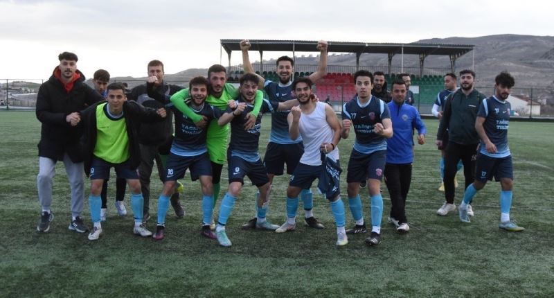 Akkışlaspor lige tutundu
