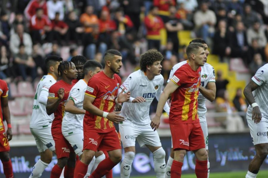 Spor Toto Süper Lig: Kayserispor: 0 - Alanyaspor: 2 (Maç devam ediyor)