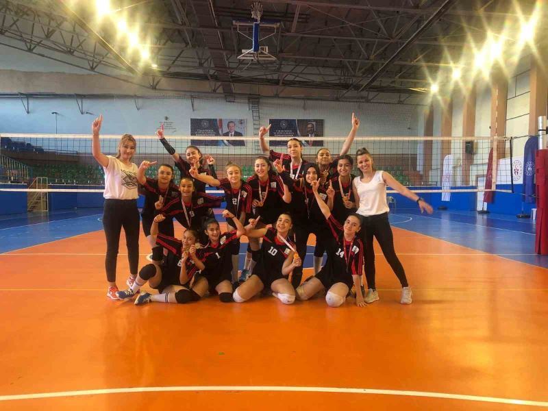 Kayseri Analig Voleybol takımları çeyrek finale yükseldi
