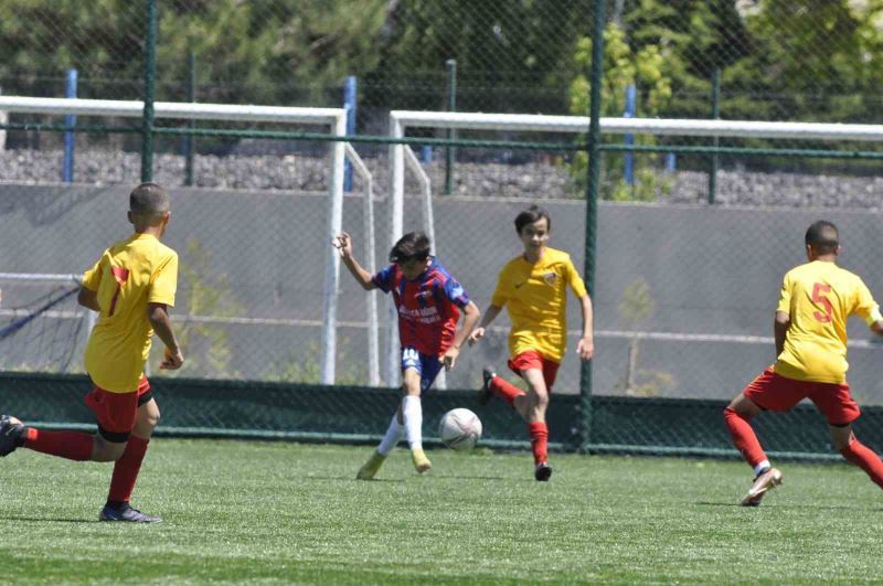 U13 Liginde şampiyon Kayserispor oldu
