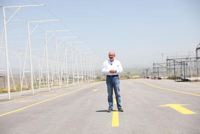 Başkan Çolakbayrakdar, modern kurban kesim ve satış yerini inceledi
