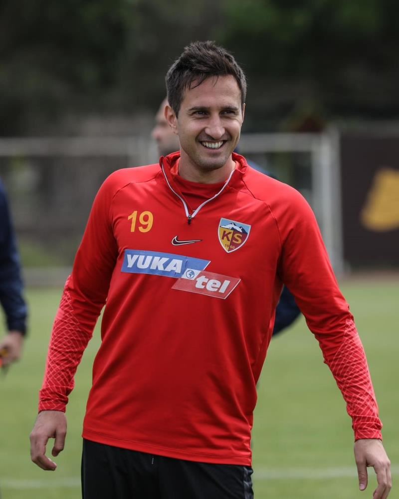 Kayserispor’da Mario Gavranovic takımdan ayrıldı