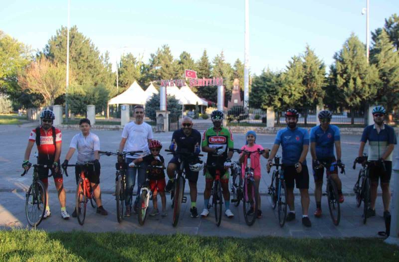 Şehit Halisdemir’in kabrine ulaşmak için 220 kilometre pedal çevirecekler
