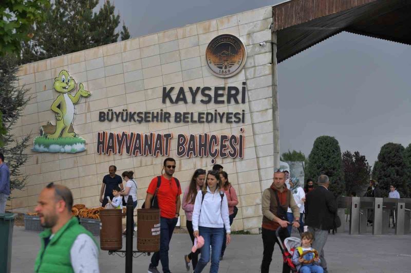 Büyükşehir Hayvanat Bahçesini Kurban Bayramı’nda 65 bin kişi ziyaret etti
