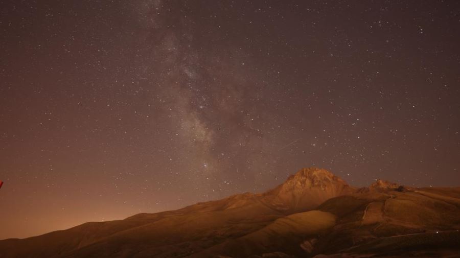 Meteor yağmuru Erciyes’te görsel şölen oluşturdu