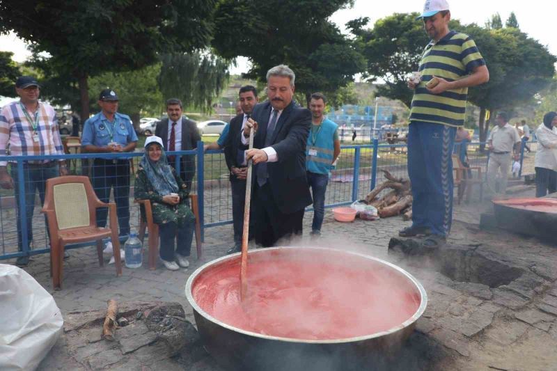 Melikgazi’de geleneksel salça kaynatma günleri başlıyor
