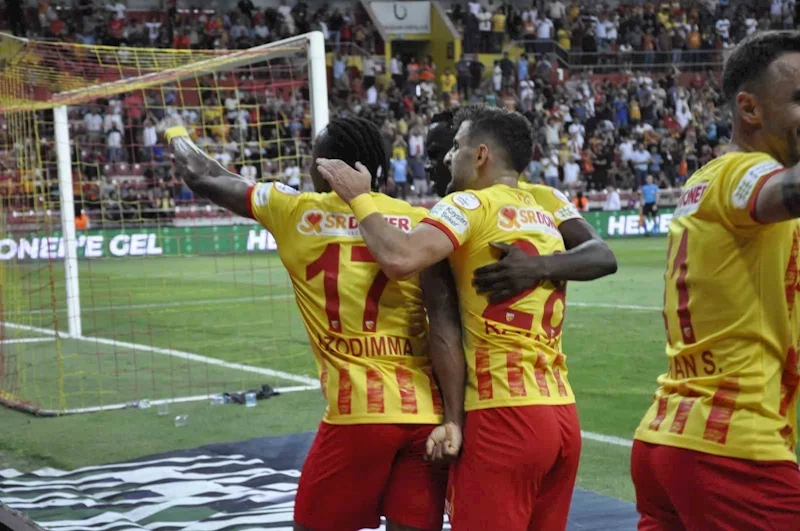 Trendyol Süper Lig: Kayserispor: 1 - Samsunspor: 1 (Maç devam ediyor)
