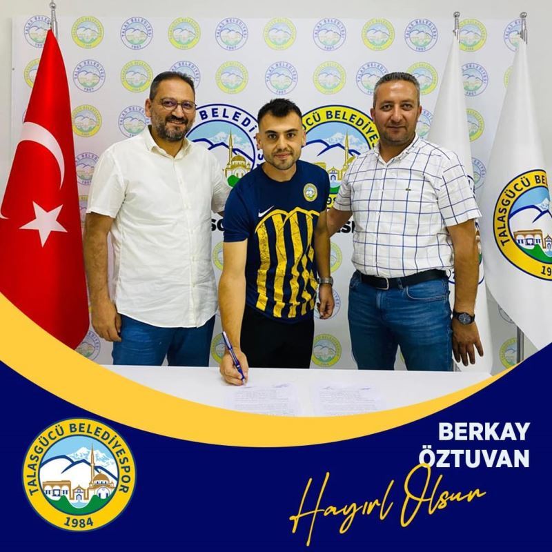 Talasgücü Belediyespor’da Berkay Öztuvan, imzayı attı
