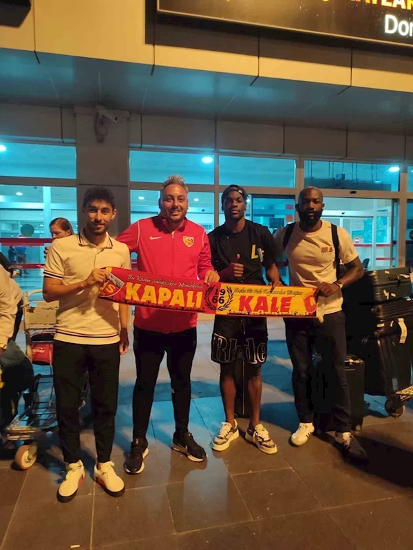 Kayserispor’un yeni transfleri Kayseri’ye geldi
