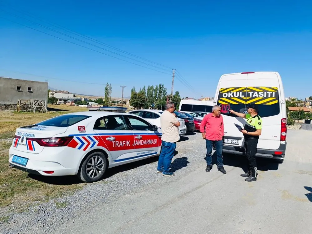 Jandarma Okul Servis Araçlarını Denetledi