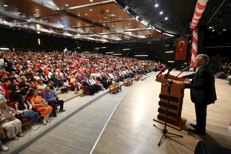 Başkan Büyükkılıç’tan konservatuar’ın coşkulu kapanışına özel türkü
