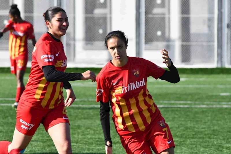 Zeynep Bilir hat-trick yaptı, 11 maçta 15 gol attı
