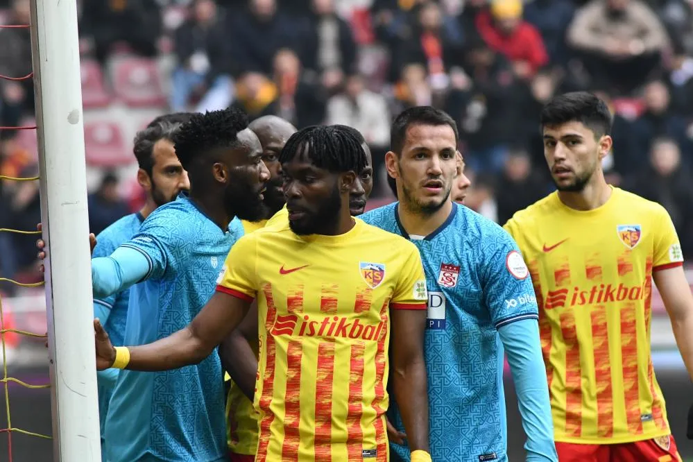 Trendyol Süper Lig: Kayserispor: 1 - Sivasspor: 1 (İlk yarı)