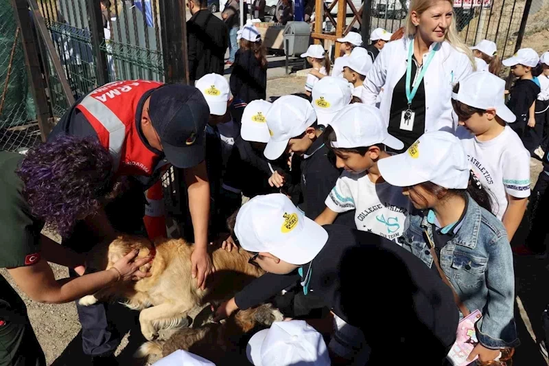 Hayvanları Koruma Günü’nde anlamlı etkinlik
