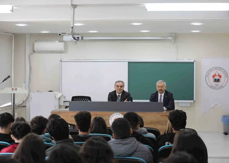 Rektör Prof. Dr. Altun, Talas Şehit Mahmut Yıldırım Anadolu Lisesi öğrencileri ile bir araya geldi
