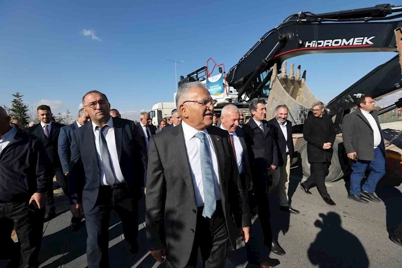 Başkan Büyükkılıç: “Hizmetten hizmete koşuyoruz”
