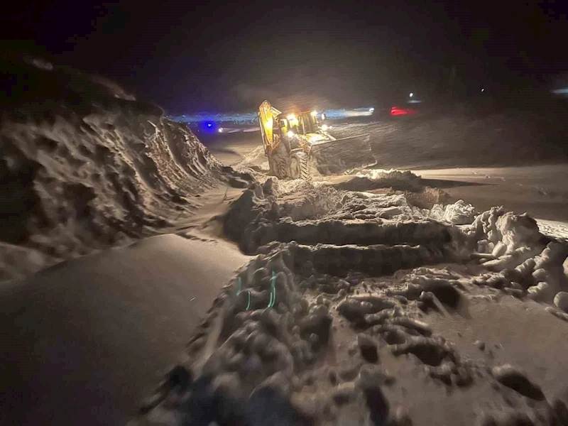 Mahsur kalan vatandaşı ekipler hastaneye yetiştirdi
