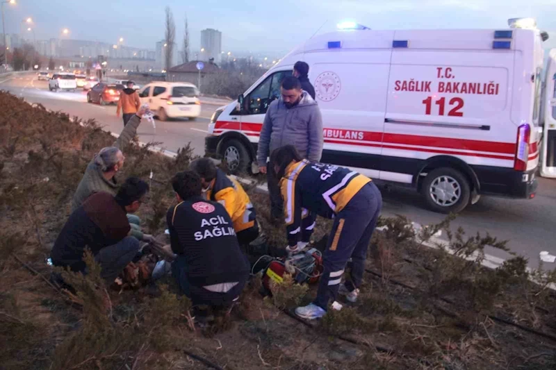 Kayseri’de otomobil sepetli motosikletle çarpıştı: 2’si ağır 4 yaralı
