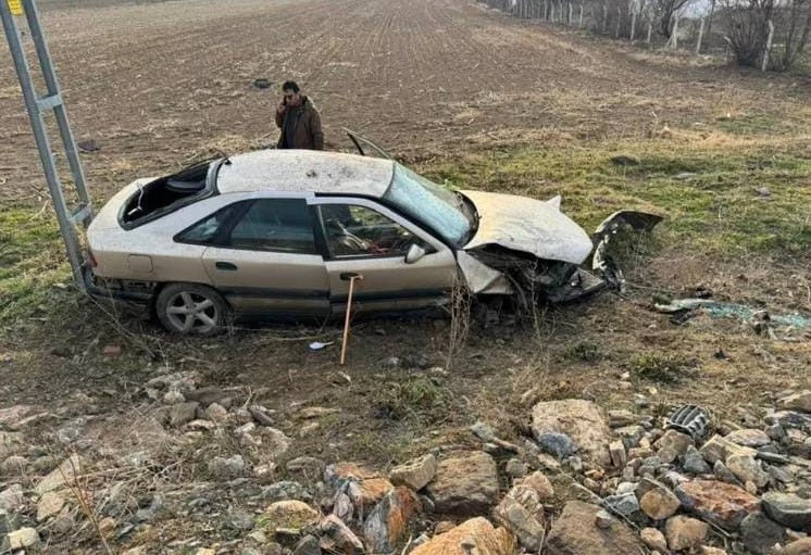 Kayseri’de otomobil şarampole uçtu: 1 yaralı
