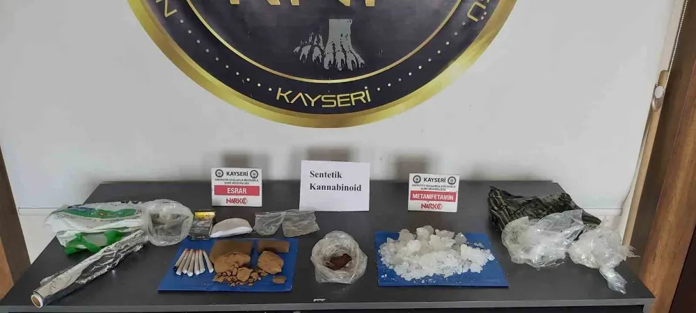 Kayseri’de 1 kilo 385 gram uyuşturucu ele geçirildi