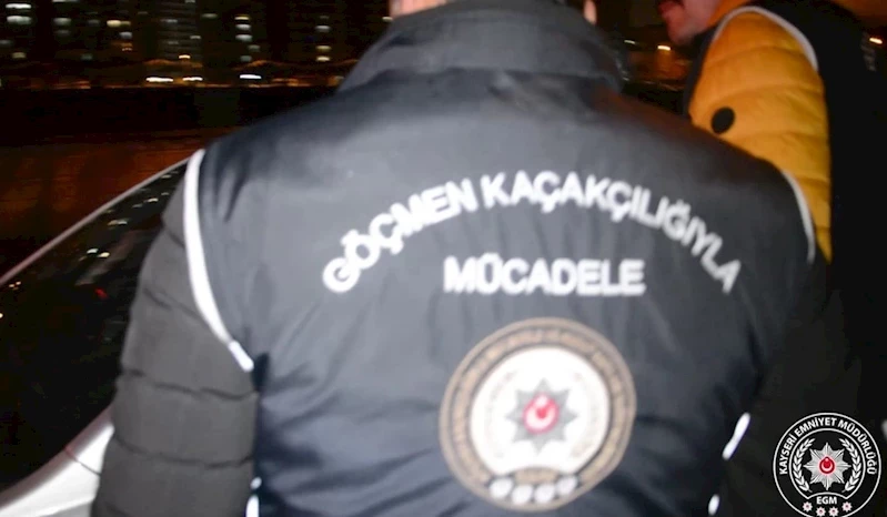 Kayseri polisinden Düzensiz Göç ile Mücadele’de Huzur Uygulaması: 28 şahıs sınır dışı edilecek
