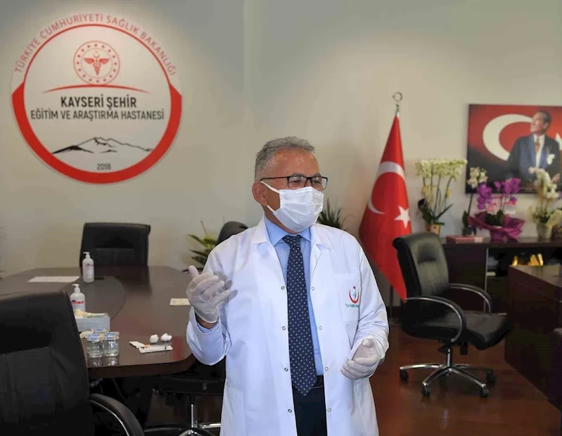 Başkan Büyükkılıç: “Sağlık çalışanlarının insanı yaşatma mücadelesi hiç değişmedi”
