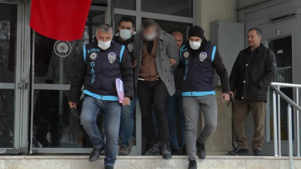 Kayseri’de sarrafı boğazından bıçaklayarak öldüren sanığa ceza yağdı