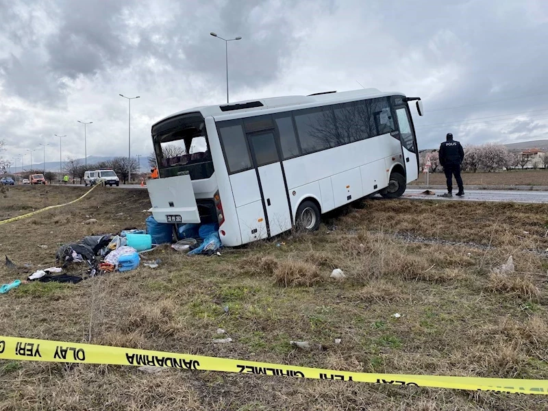 Cezaevi nakil aracı devrildi: 1’i ağır 11 yaralı
